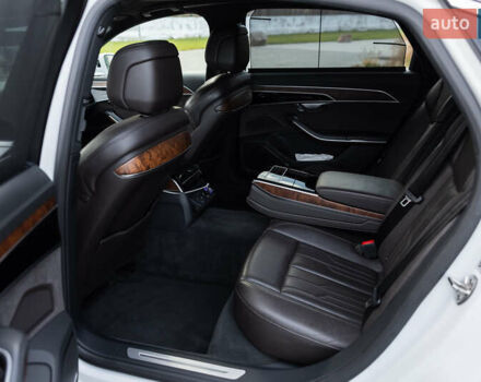 Белый Ауди А8, объемом двигателя 3 л и пробегом 165 тыс. км за 43500 $, фото 61 на Automoto.ua