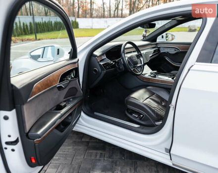 Белый Ауди А8, объемом двигателя 3 л и пробегом 165 тыс. км за 43500 $, фото 12 на Automoto.ua