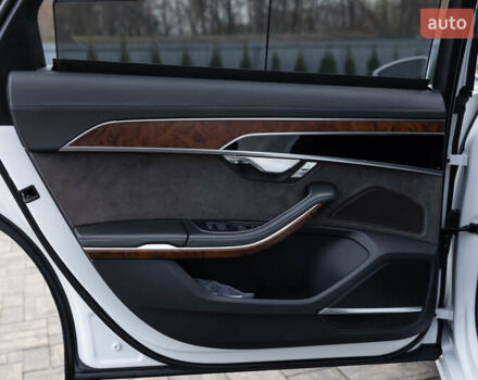 Белый Ауди А8, объемом двигателя 3 л и пробегом 165 тыс. км за 43500 $, фото 59 на Automoto.ua