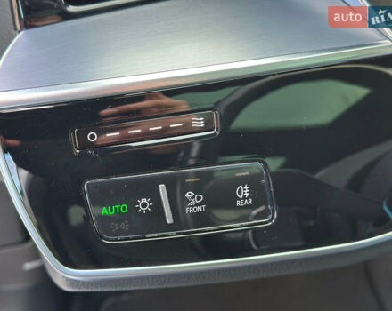 Белый Ауди А8, объемом двигателя 3 л и пробегом 53 тыс. км за 58000 $, фото 35 на Automoto.ua