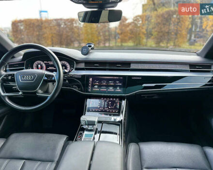 Белый Ауди А8, объемом двигателя 3 л и пробегом 53 тыс. км за 58000 $, фото 2 на Automoto.ua