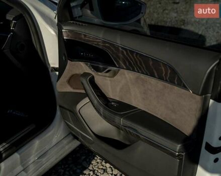 Белый Ауди А8, объемом двигателя 3 л и пробегом 93 тыс. км за 57500 $, фото 65 на Automoto.ua