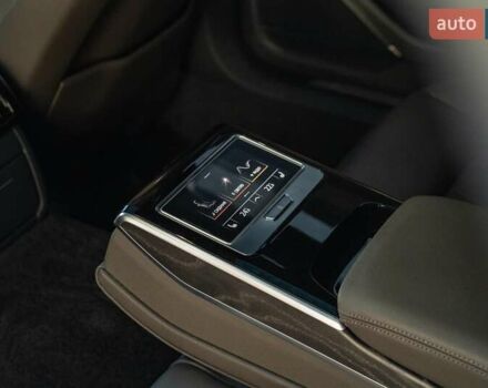 Белый Ауди А8, объемом двигателя 3 л и пробегом 93 тыс. км за 57500 $, фото 59 на Automoto.ua