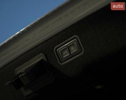 Белый Ауди А8, объемом двигателя 3 л и пробегом 93 тыс. км за 57500 $, фото 63 на Automoto.ua