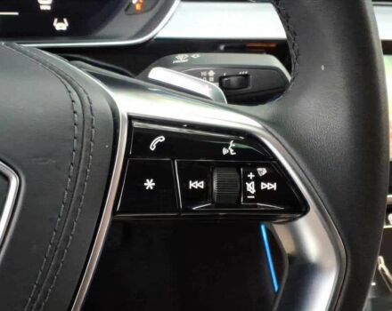 Белый Ауди А8, объемом двигателя 3 л и пробегом 19 тыс. км за 42500 $, фото 9 на Automoto.ua