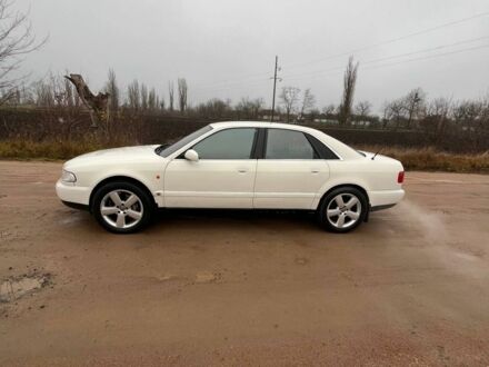 Белый Ауди А8, объемом двигателя 4.2 л и пробегом 432 тыс. км за 2900 $, фото 1 на Automoto.ua