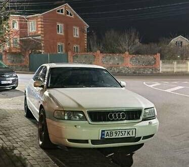 Белый Ауди А8, объемом двигателя 4.2 л и пробегом 350 тыс. км за 3500 $, фото 1 на Automoto.ua