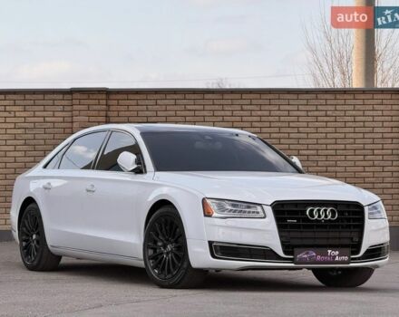 Белый Ауди А8, объемом двигателя 3 л и пробегом 215 тыс. км за 19900 $, фото 1 на Automoto.ua