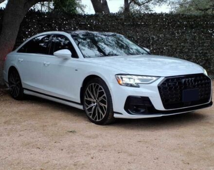 Белый Ауди А8, объемом двигателя 3 л и пробегом 19 тыс. км за 42500 $, фото 1 на Automoto.ua