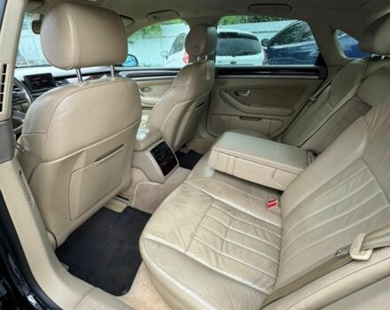 Черный Ауди А8, объемом двигателя 3.7 л и пробегом 200 тыс. км за 7500 $, фото 5 на Automoto.ua