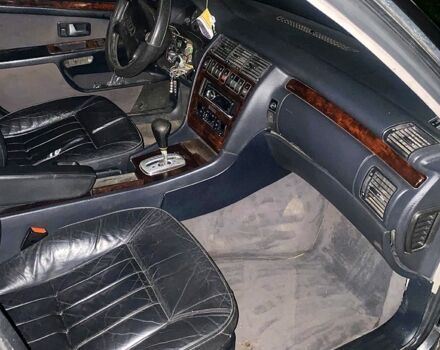 Чорний Ауді A8, об'ємом двигуна 3.7 л та пробігом 325 тис. км за 2800 $, фото 4 на Automoto.ua