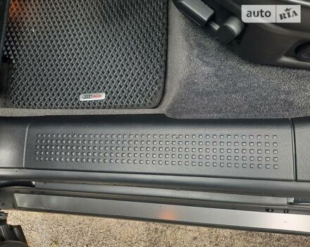 Черный Ауди А8, объемом двигателя 6 л и пробегом 77 тыс. км за 29999 $, фото 17 на Automoto.ua