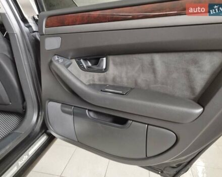 Черный Ауди А8, объемом двигателя 4.2 л и пробегом 210 тыс. км за 8200 $, фото 6 на Automoto.ua