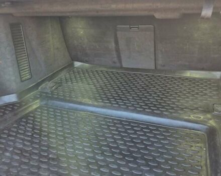 Чорний Ауді A8, об'ємом двигуна 3.9 л та пробігом 407 тис. км за 10000 $, фото 6 на Automoto.ua