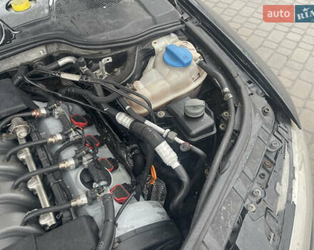 Черный Ауди А8, объемом двигателя 3.7 л и пробегом 300 тыс. км за 4499 $, фото 38 на Automoto.ua