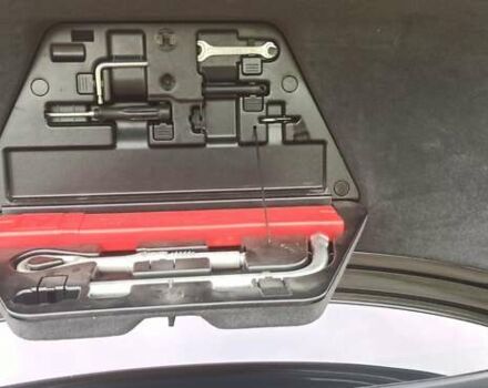 Чорний Ауді A8, об'ємом двигуна 3 л та пробігом 263 тис. км за 9500 $, фото 30 на Automoto.ua