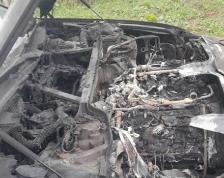 Чорний Ауді A8, об'ємом двигуна 0 л та пробігом 260 тис. км за 2700 $, фото 5 на Automoto.ua
