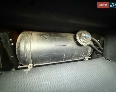 Черный Ауди А8, объемом двигателя 2.97 л и пробегом 337 тыс. км за 7900 $, фото 76 на Automoto.ua