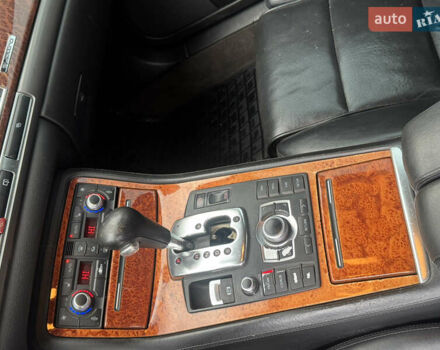 Черный Ауди А8, объемом двигателя 4.16 л и пробегом 220 тыс. км за 8500 $, фото 10 на Automoto.ua