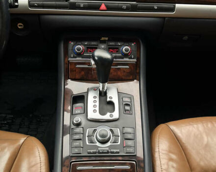 Черный Ауди А8, объемом двигателя 3 л и пробегом 279 тыс. км за 9300 $, фото 13 на Automoto.ua