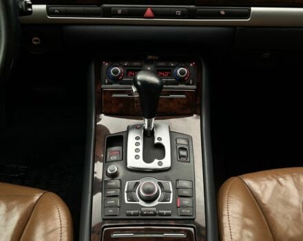 Черный Ауди А8, объемом двигателя 3 л и пробегом 270 тыс. км за 9300 $, фото 13 на Automoto.ua