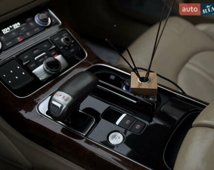 Чорний Ауді A8, об'ємом двигуна 4.2 л та пробігом 330 тис. км за 19950 $, фото 49 на Automoto.ua