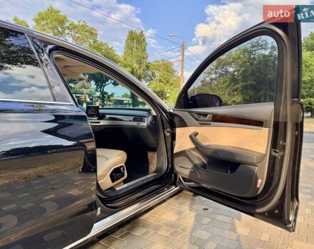 Черный Ауди А8, объемом двигателя 2.97 л и пробегом 243 тыс. км за 16900 $, фото 67 на Automoto.ua