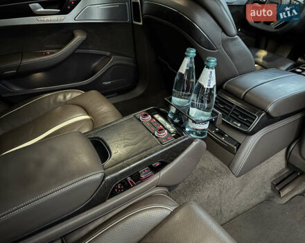 Черный Ауди А8, объемом двигателя 4.2 л и пробегом 350 тыс. км за 25000 $, фото 10 на Automoto.ua