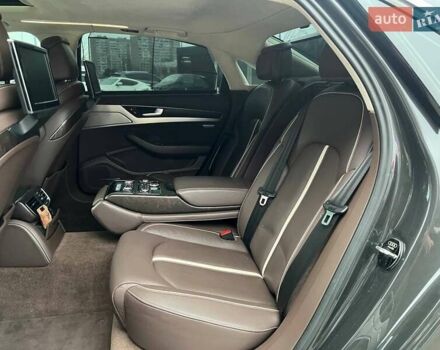 Чорний Ауді A8, об'ємом двигуна 4.16 л та пробігом 246 тис. км за 17990 $, фото 11 на Automoto.ua