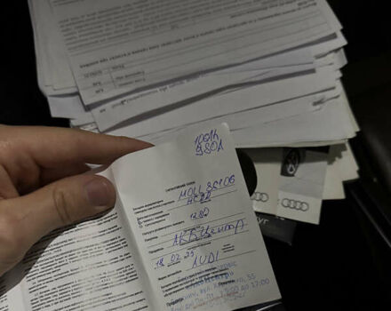 Черный Ауди А8, объемом двигателя 4.2 л и пробегом 350 тыс. км за 25000 $, фото 24 на Automoto.ua