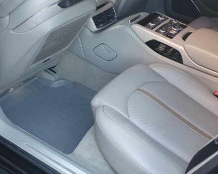 Черный Ауди А8, объемом двигателя 4 л и пробегом 270 тыс. км за 18990 $, фото 6 на Automoto.ua