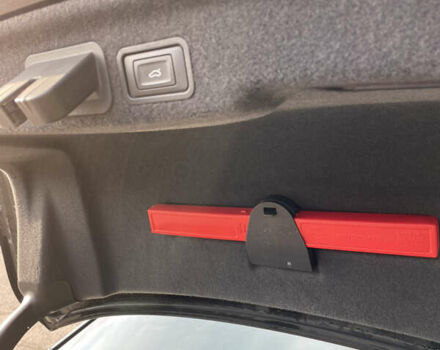 Чорний Ауді A8, об'ємом двигуна 3 л та пробігом 194 тис. км за 19800 $, фото 61 на Automoto.ua