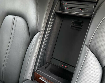 Чорний Ауді A8, об'ємом двигуна 3.99 л та пробігом 56 тис. км за 40000 $, фото 67 на Automoto.ua