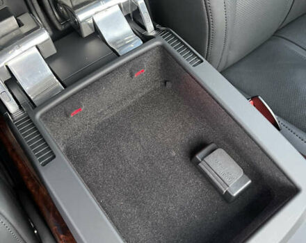 Чорний Ауді A8, об'ємом двигуна 3.99 л та пробігом 56 тис. км за 40000 $, фото 159 на Automoto.ua