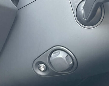 Чорний Ауді A8, об'ємом двигуна 3.99 л та пробігом 56 тис. км за 40000 $, фото 54 на Automoto.ua