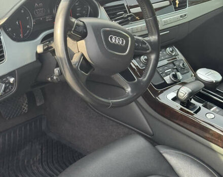 Черный Ауди А8, объемом двигателя 3.99 л и пробегом 181 тыс. км за 30000 $, фото 4 на Automoto.ua