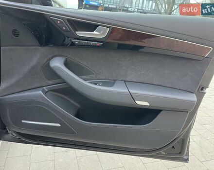 Чорний Ауді A8, об'ємом двигуна 3.99 л та пробігом 56 тис. км за 40000 $, фото 140 на Automoto.ua