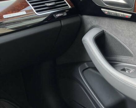 Чорний Ауді A8, об'ємом двигуна 3.99 л та пробігом 56 тис. км за 40000 $, фото 86 на Automoto.ua