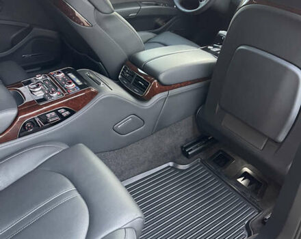 Чорний Ауді A8, об'ємом двигуна 3.99 л та пробігом 56 тис. км за 40000 $, фото 132 на Automoto.ua