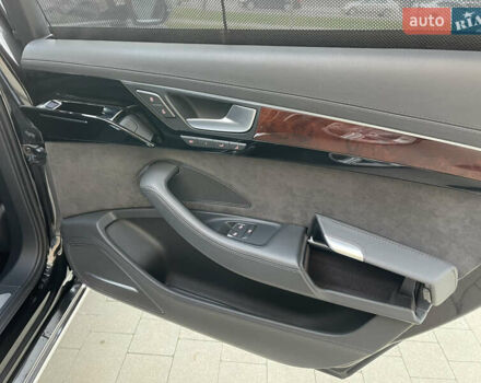 Чорний Ауді A8, об'ємом двигуна 3.99 л та пробігом 56 тис. км за 40000 $, фото 91 на Automoto.ua