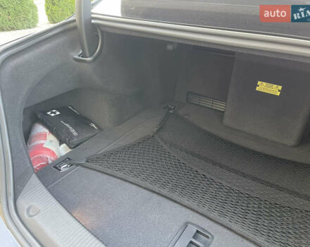 Чорний Ауді A8, об'ємом двигуна 3.99 л та пробігом 56 тис. км за 40000 $, фото 39 на Automoto.ua