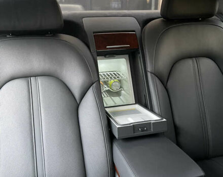 Чорний Ауді A8, об'ємом двигуна 3.99 л та пробігом 56 тис. км за 40000 $, фото 122 на Automoto.ua