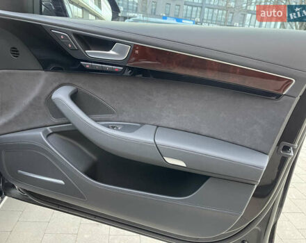 Чорний Ауді A8, об'ємом двигуна 3.99 л та пробігом 56 тис. км за 40000 $, фото 101 на Automoto.ua