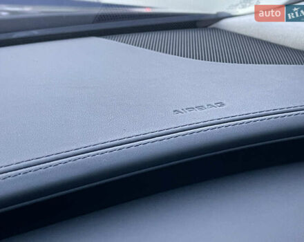 Чорний Ауді A8, об'ємом двигуна 3.99 л та пробігом 56 тис. км за 40000 $, фото 189 на Automoto.ua