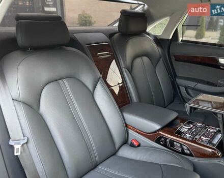 Чорний Ауді A8, об'ємом двигуна 3.99 л та пробігом 56 тис. км за 40000 $, фото 95 на Automoto.ua