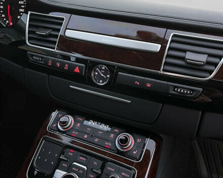 Чорний Ауді A8, об'ємом двигуна 3.99 л та пробігом 56 тис. км за 40000 $, фото 153 на Automoto.ua