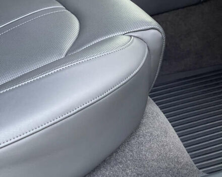 Чорний Ауді A8, об'ємом двигуна 3.99 л та пробігом 56 тис. км за 40000 $, фото 133 на Automoto.ua