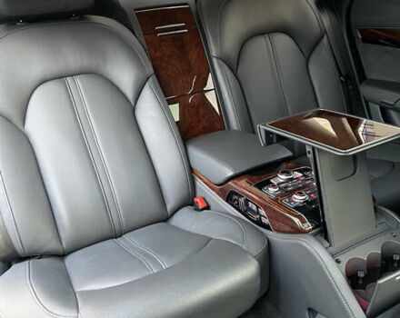 Чорний Ауді A8, об'ємом двигуна 3.99 л та пробігом 56 тис. км за 40000 $, фото 106 на Automoto.ua