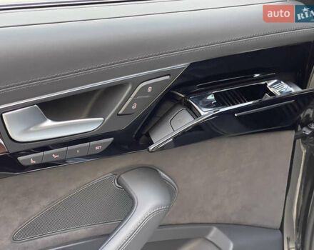 Чорний Ауді A8, об'ємом двигуна 3.99 л та пробігом 56 тис. км за 40000 $, фото 59 на Automoto.ua