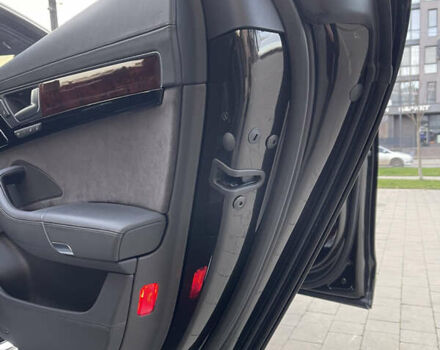 Чорний Ауді A8, об'ємом двигуна 3.99 л та пробігом 56 тис. км за 40000 $, фото 35 на Automoto.ua